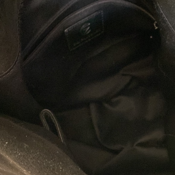 -Suede handbag with fringe by CZ Falconer . Bohemian style - Picture 6 of 10